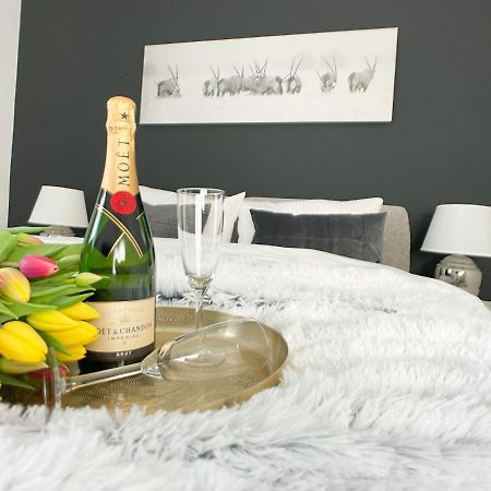 M-Style 01 Apartment Mit Terrasse Und Gasgrill, 24H Self-Check-In, Free Parking, Netflix Nürnberg Exteriör bild