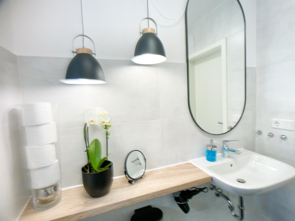 M-Style 01 Apartment Mit Terrasse Und Gasgrill, 24H Self-Check-In, Free Parking, Netflix Nürnberg Exteriör bild