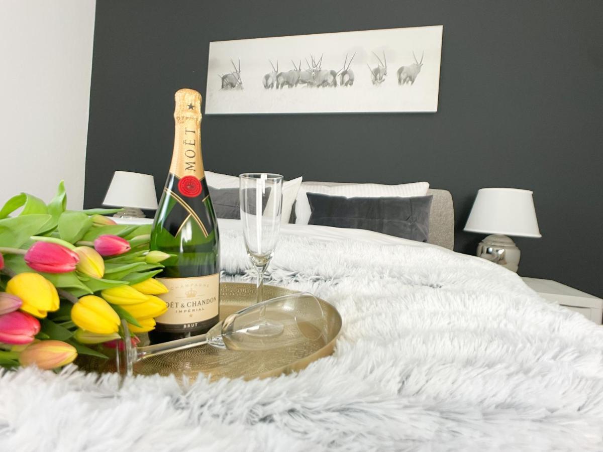 M-Style 01 Apartment Mit Terrasse Und Gasgrill, 24H Self-Check-In, Free Parking, Netflix Nürnberg Exteriör bild